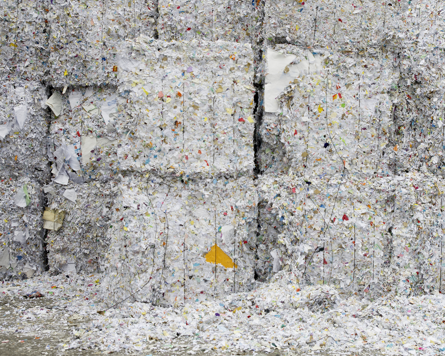 Marie Quéau, Confettis (Schroll, Gestion des déchets), Strasbourg, 2015 Odds and Ends